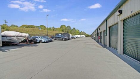 Parking and outdoor units at Mini Storage Dept in Nashville.