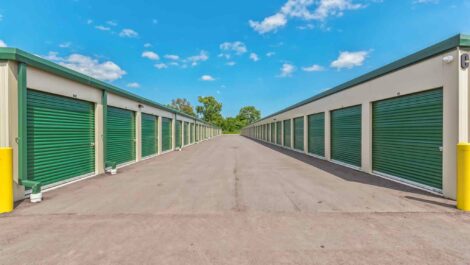 Drive up units at Mini Stroage Depot 26 Mile.